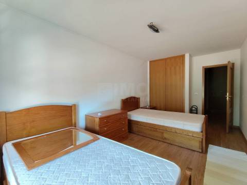Apartamento T2 DUPLEX Arrendamento em Covilhã e Canhoso,Covilhã