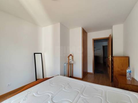 Apartamento T2 DUPLEX Arrendamento em Covilhã e Canhoso,Covilhã
