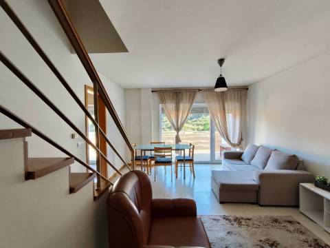 Apartamento T2 DUPLEX Arrendamento em Covilhã e Canhoso,Covilhã