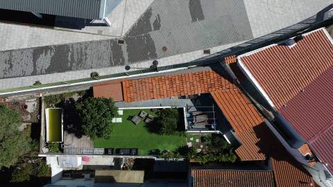 Moradia T1 Duplex Renovada c/ Quintal / Jardim / Piscina
