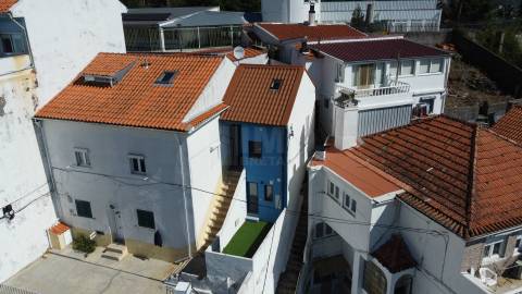 Moradia T1 Duplex Renovada c/ Quintal / Jardim / Piscina