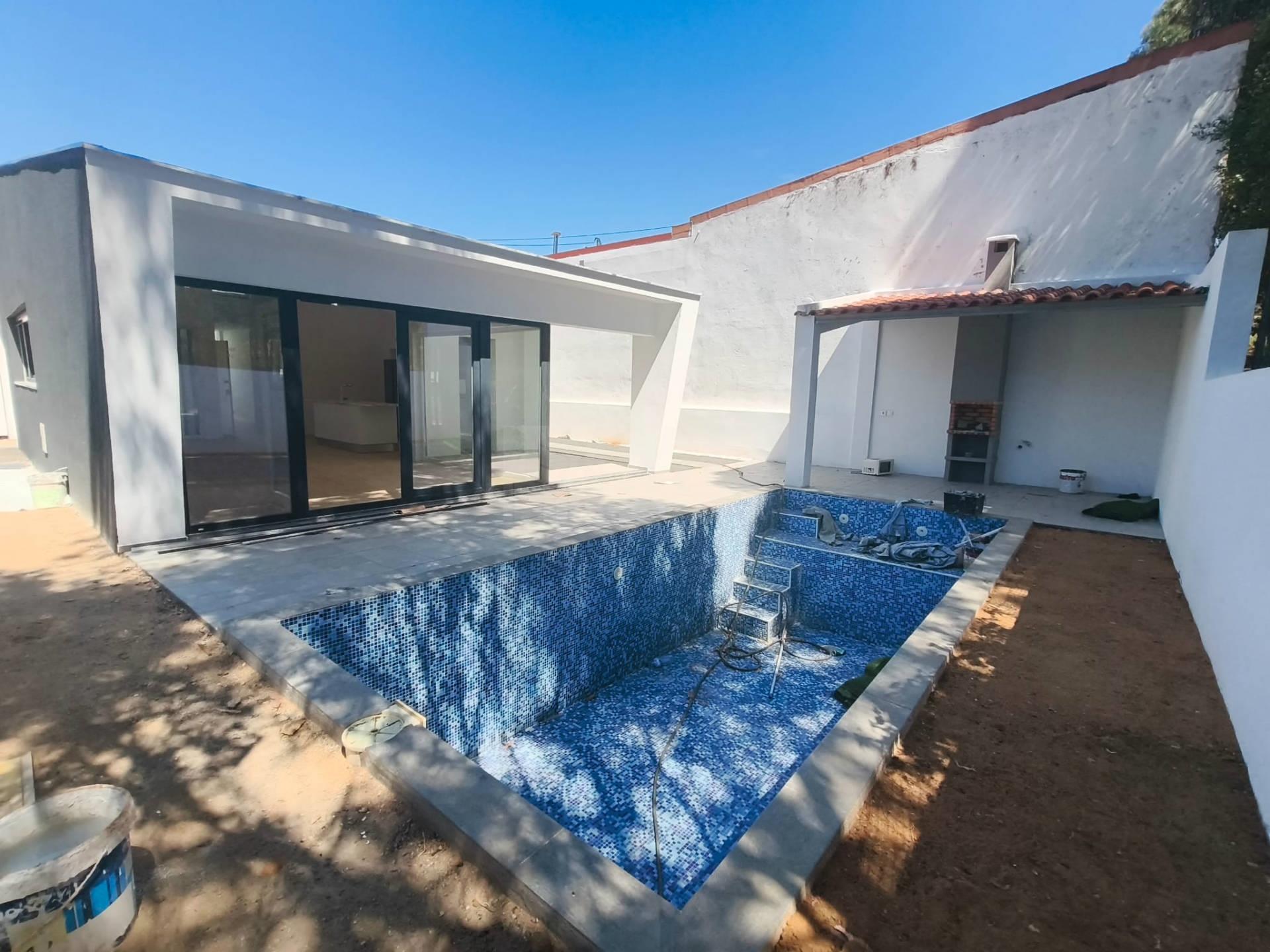 Moradia V3 c/ Piscina - Sobreda - Almada