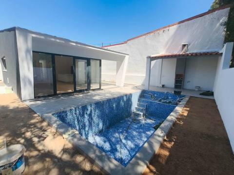 Moradia V3 c/ Piscina - Sobreda - Almada