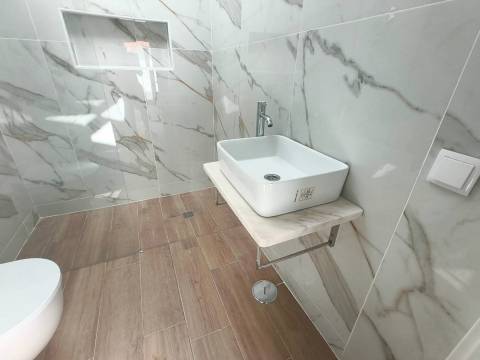 Moradia V3 c/ Piscina - Sobreda - Almada