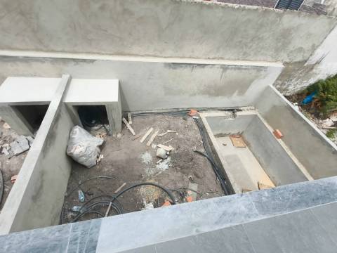 Moradia V3 Duplex c/ Jardim e Piscina  – Qtª das Laranjeiras - Fernão Ferro
