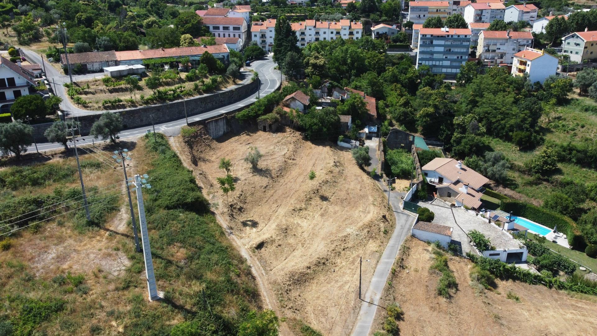 Investimento / entrada da  Covilhã - 2 Artigos Urbanos 1 - Rústico