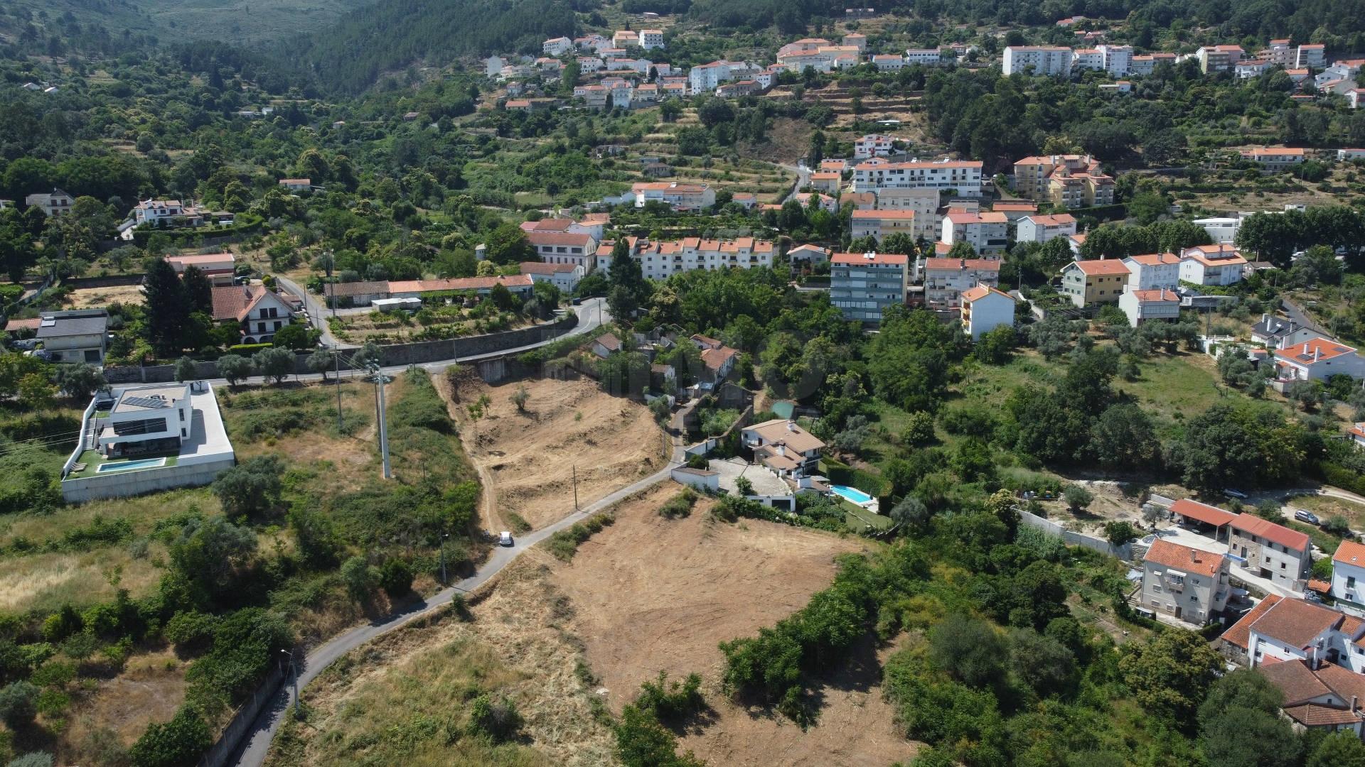 Investimento / entrada da  Covilhã - 2 Artigos Urbanos 1 - Rústico