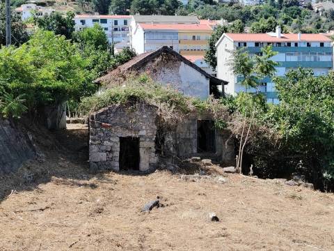 Investimento / entrada da  Covilhã - 2 Artigos Urbanos 1 - Rústico