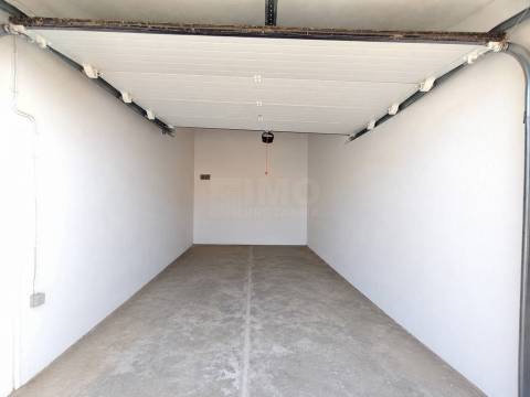 Garagem - Rua da Saudade - Covilhã