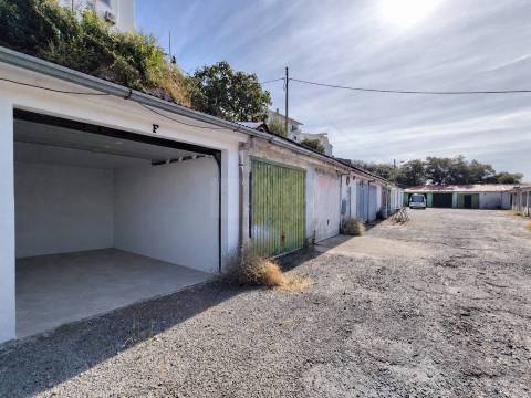 Garagem - Rua da Saudade - Covilhã
