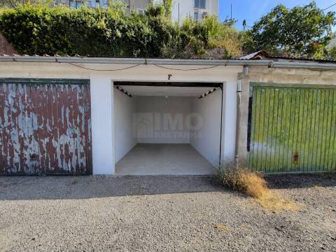 Garagem - Rua da Saudade - Covilhã