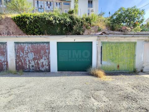 Garagem - Rua da Saudade - Covilhã