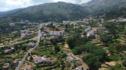 Terreno com 4.522 m² e Viabilidade de Construção - Vila do Carvalho