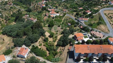 Terreno com 4.522 m² e Viabilidade de Construção - Vila do Carvalho