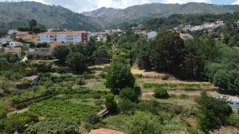 Terreno com 4.522 m² e Viabilidade de Construção - Vila do Carvalho