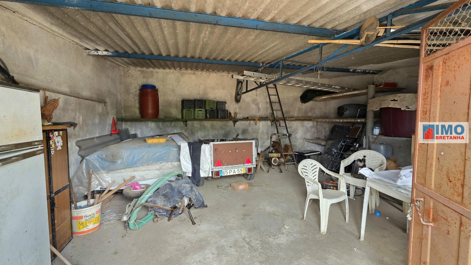 Quinta com garagem em Escalos de Cima