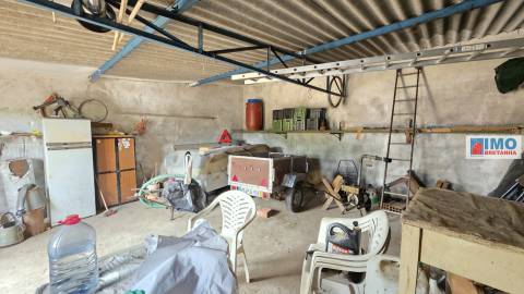 Quinta com garagem em Escalos de Cima