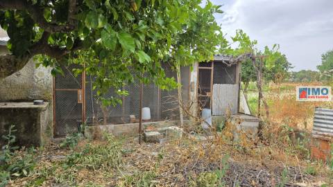 Quinta com garagem em Escalos de Cima