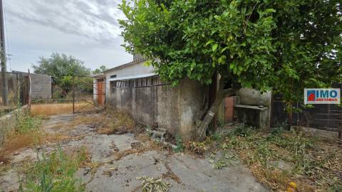 Quinta com garagem em Escalos de Cima