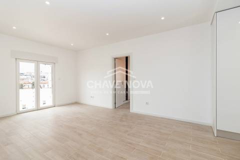 Prédio >=T10 Venda em Almada, Cova da Piedade, Pragal e Cacilhas,Almada