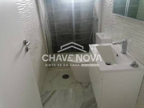 Moradia em Banda T4+1 Venda em Baguim do Monte (Rio Tinto),Gondomar