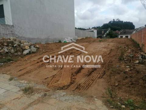 Moradia em Banda T4+1 Venda em Baguim do Monte (Rio Tinto),Gondomar