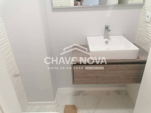 Moradia em Banda T4+1 Venda em Baguim do Monte (Rio Tinto),Gondomar