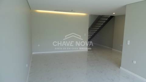 Moradia em Banda T3 Venda em Rio Tinto,Gondomar