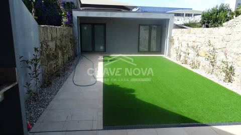 Moradia em Banda T3 Venda em Rio Tinto,Gondomar