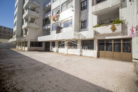 Loja  Venda em Cidade da Maia,Maia