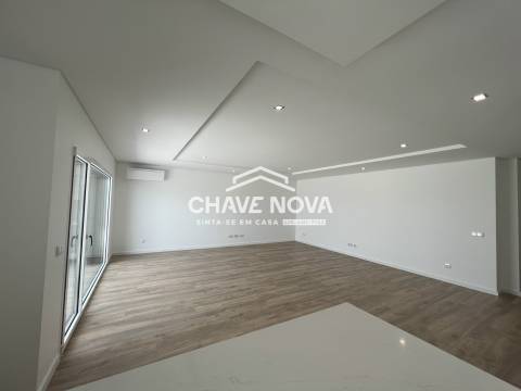 Apartamento T4 Venda em Montijo e Afonsoeiro,Montijo