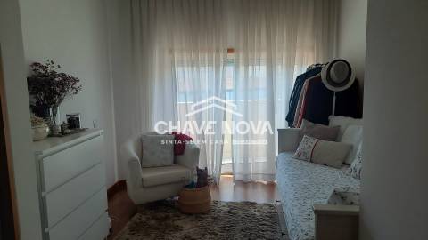 Arrenda-se T2+1 Duplex mobilado no Porto