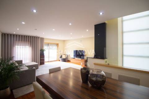 Moradia Geminada T4+1 Venda em Cidade da Maia,Maia