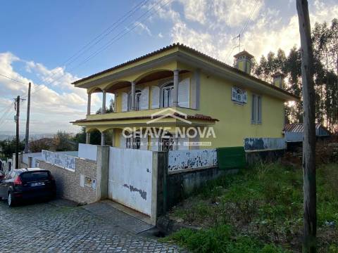 Moradia Isolada T3 Venda em Bougado (São Martinho e Santiago),Trofa