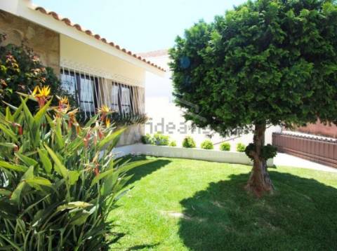 Moradia Isolada T5 Venda em Anta e Guetim,Espinho