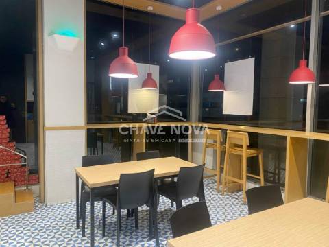 Loja  Venda em Oliveira do Douro,Vila Nova de Gaia