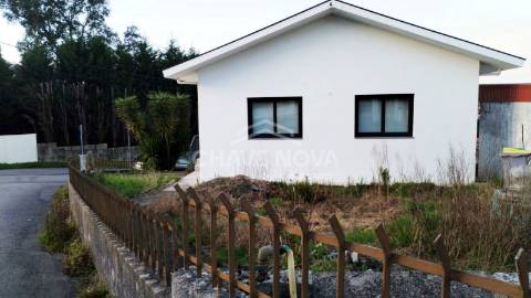 Moradia Isolada T3 Venda em Caldas de São Jorge e Pigeiros,Santa Maria da Feira