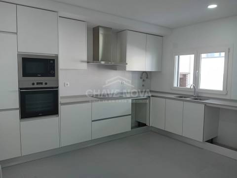 Moradia Geminada T3 Venda em Fernão Ferro,Seixal