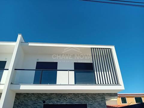 Moradia Geminada T3 Venda em Fernão Ferro,Seixal