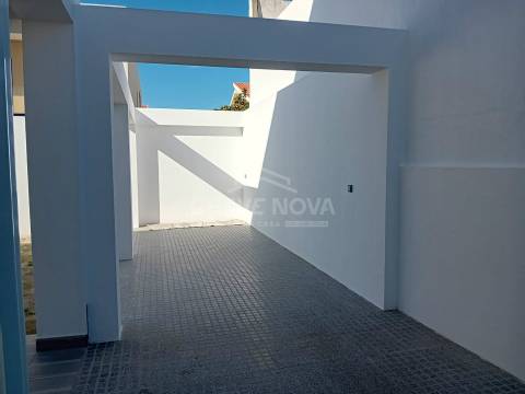 Moradia Geminada T3 Venda em Fernão Ferro,Seixal