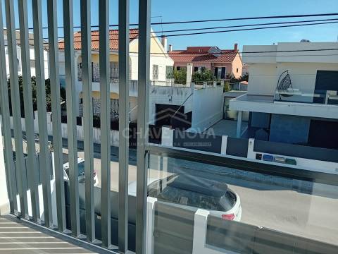 Moradia Geminada T3 Venda em Fernão Ferro,Seixal