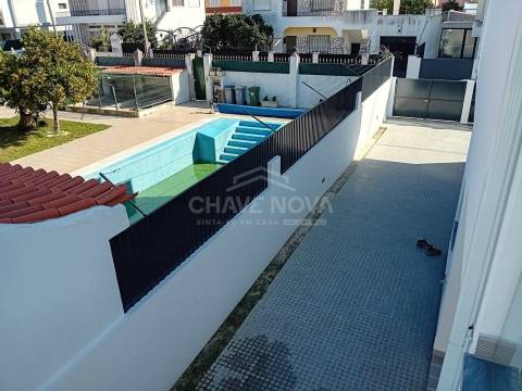 Moradia Geminada T3 Venda em Fernão Ferro,Seixal