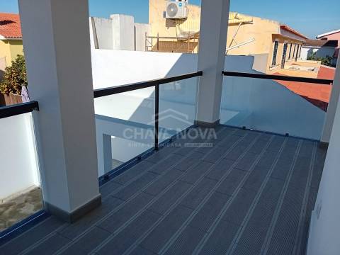 Moradia Geminada T3 Venda em Fernão Ferro,Seixal