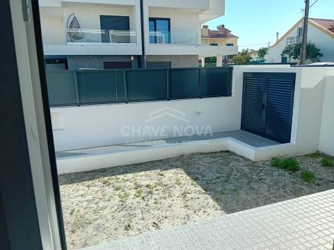 Moradia Geminada T3 Venda em Fernão Ferro,Seixal