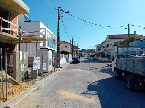 Moradia Geminada T3 Venda em Fernão Ferro,Seixal