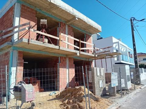 Moradia Geminada T3 Venda em Fernão Ferro,Seixal