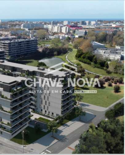 T4 com garagem fechada no condomínio privado "Fusion Private Residence" (Green Terrace Porto)