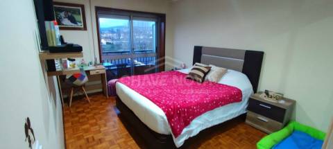 T3 para venda com varandas e lugar de garagem, Gondomar