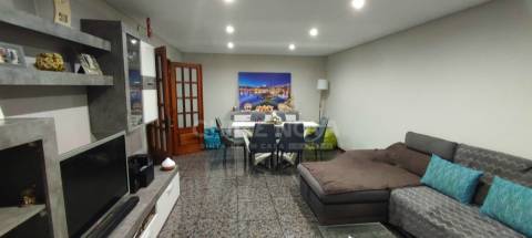 T3 para venda com varandas e lugar de garagem, Gondomar