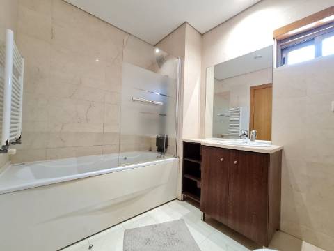 Moradia Geminada T4 Venda em Custóias, Leça do Balio e Guifões,Matosinhos